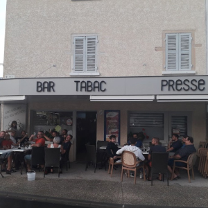 Bar restaurant chez la Ghiss à Dracé